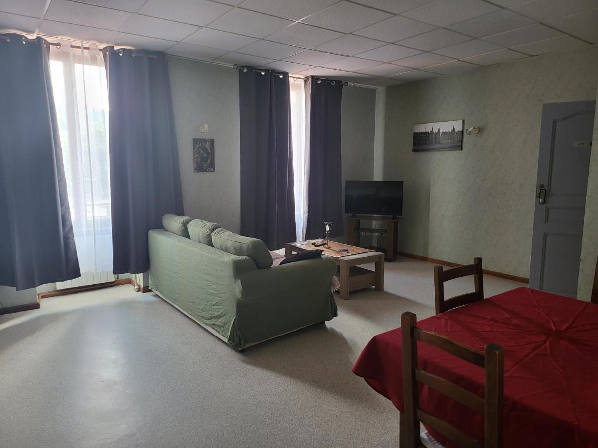 Le Clos Fleuri Bourg-de-Thizy ภายนอก รูปภาพ