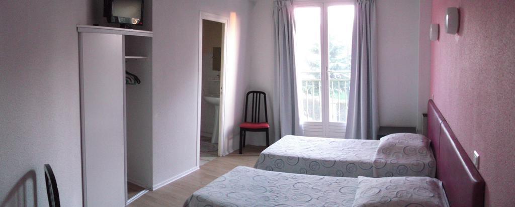 Le Clos Fleuri Bourg-de-Thizy ภายนอก รูปภาพ