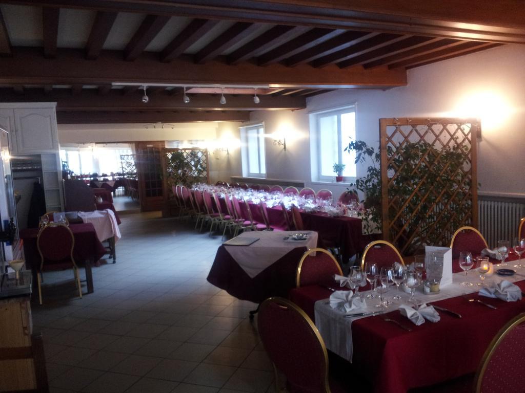 Le Clos Fleuri Bourg-de-Thizy ภายนอก รูปภาพ