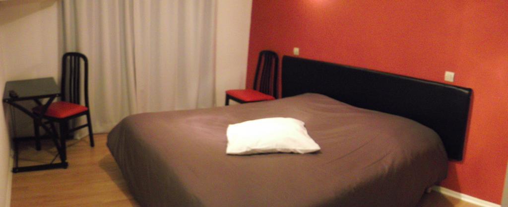 Le Clos Fleuri Bourg-de-Thizy ภายนอก รูปภาพ